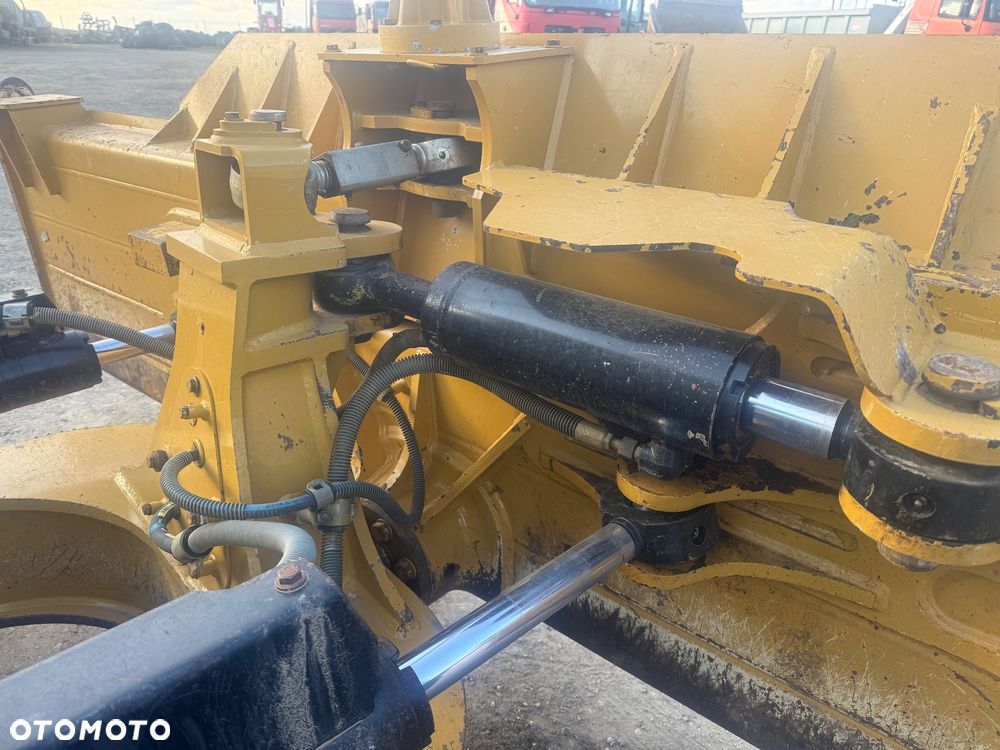 Caterpillar D6N LGP - 12