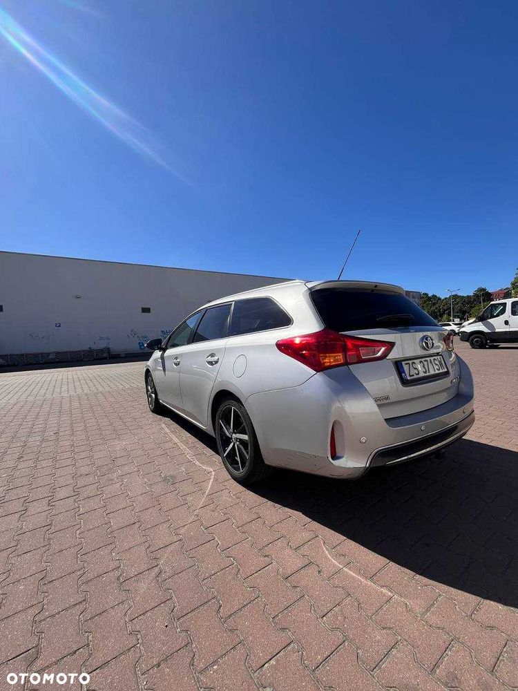 Toyota Auris - 2