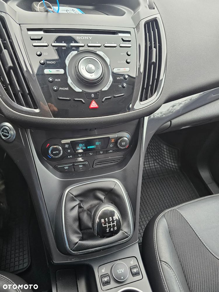 Ford Kuga 2.0 TDCi 2x4 Titanium - 13