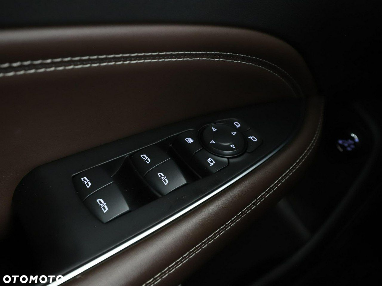 Opel Insignia 2.0 T 4x4 Innovation S&S - 35