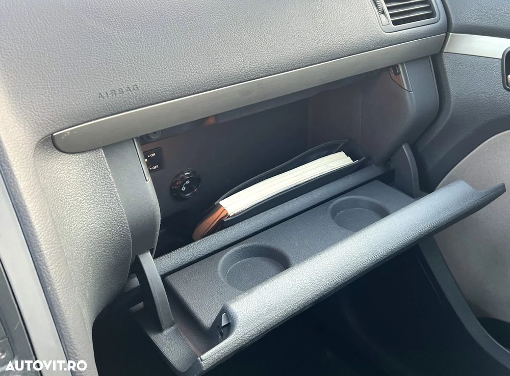 Volkswagen Touran 2.0 TDI DPF Cross - 14