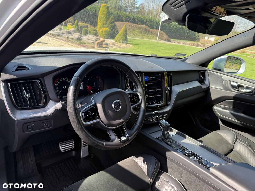 Volvo XC 60 D5 AWD R-Design - 3