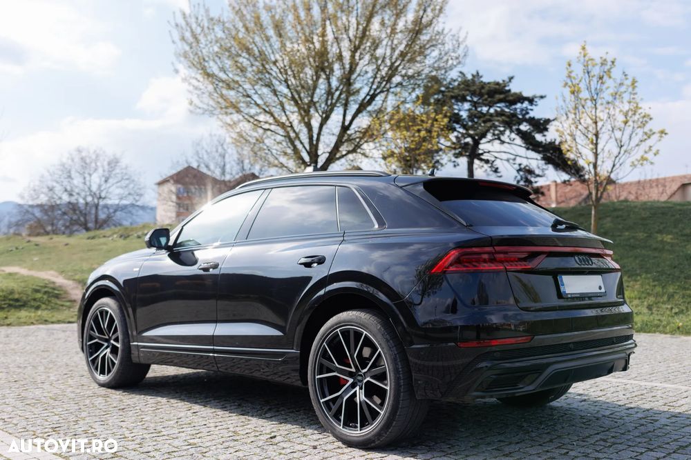 Audi Q8 - 8