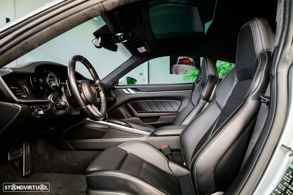 Porsche 911 (992) Turbo S - 18
