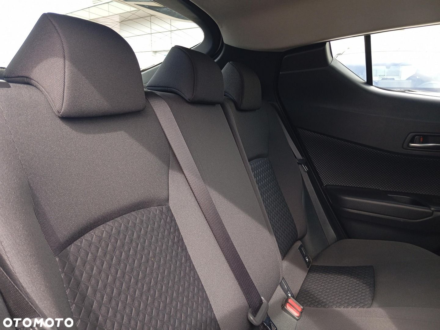 Toyota C-HR 1.8 Hybrid GPF Comfort - 14