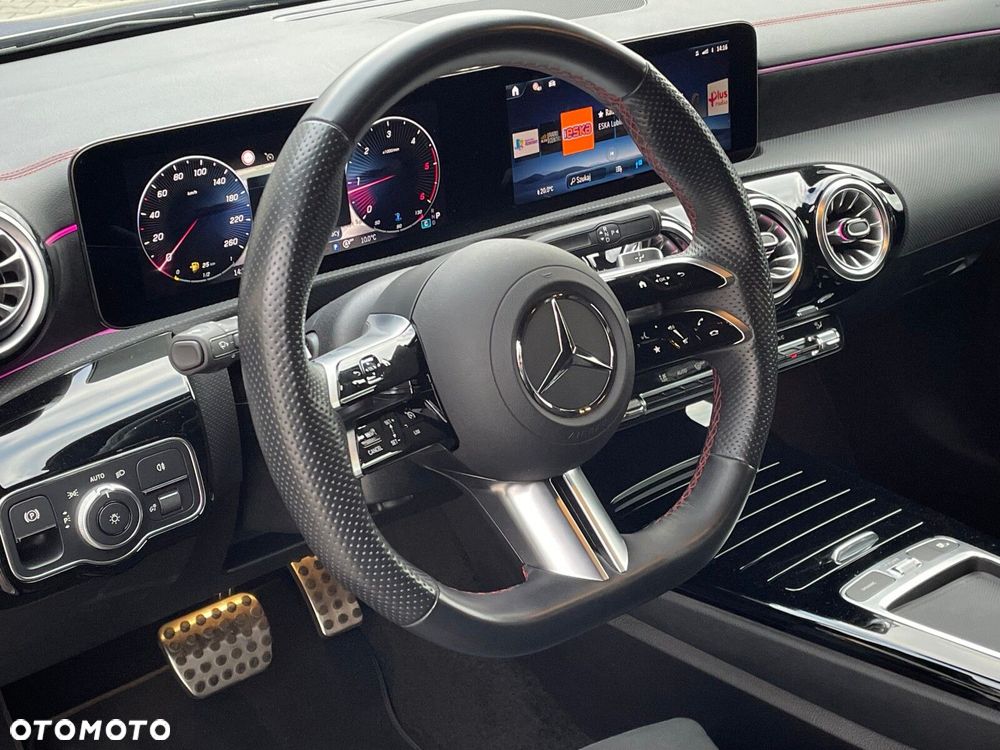 Mercedes-Benz CLA 200 d AMG Line 8G-DCT - 17