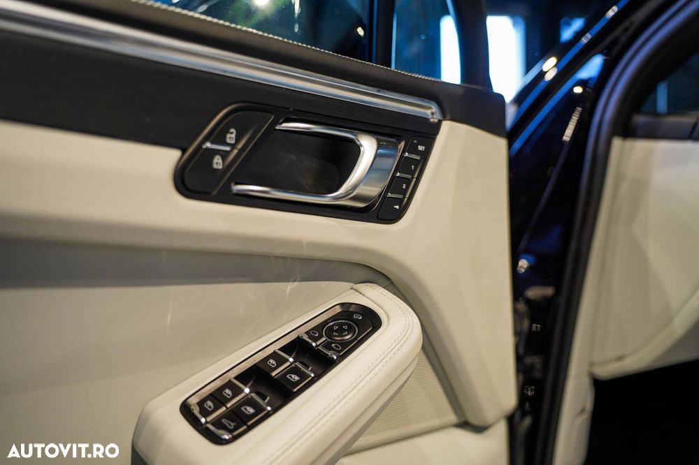 Porsche Macan - 26