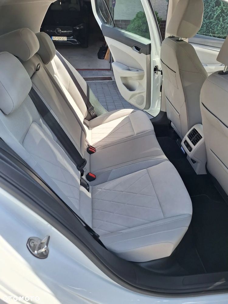 Volkswagen Golf - 9