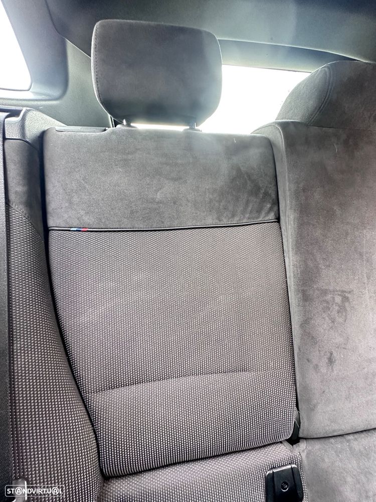 BMW X1 18 d sDrive Pack M - 38