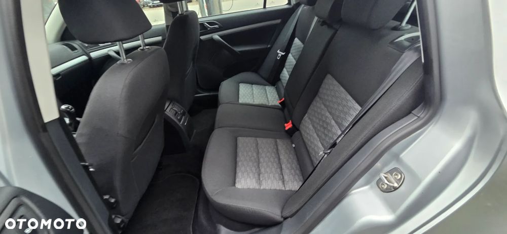 Skoda Octavia 1.6 TDI DPF Ambiente - 29