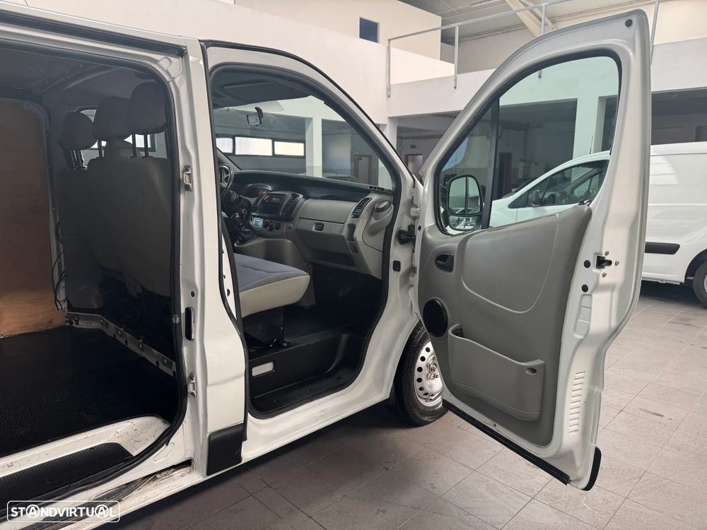 Renault Trafic 2.5 Dci - 16