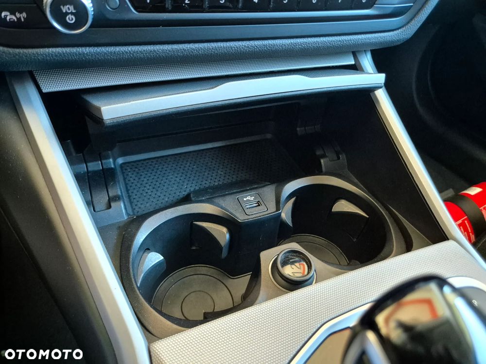 BMW Seria 3 320d MHEV Advantage - 33