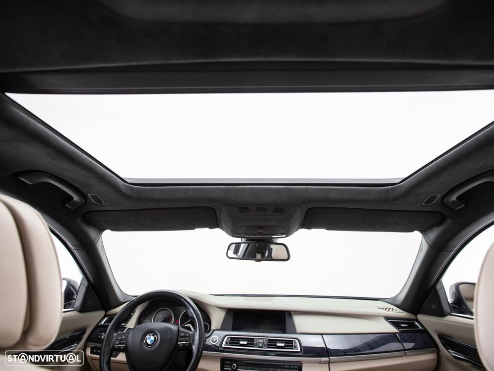 BMW 740 - 7