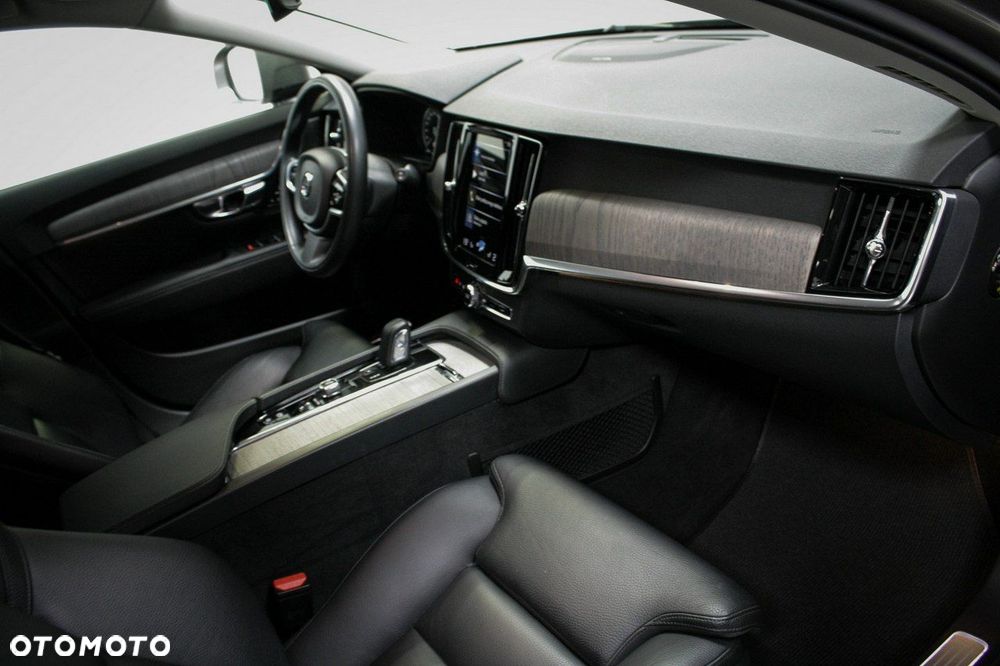 Volvo V90 Cross Country - 17