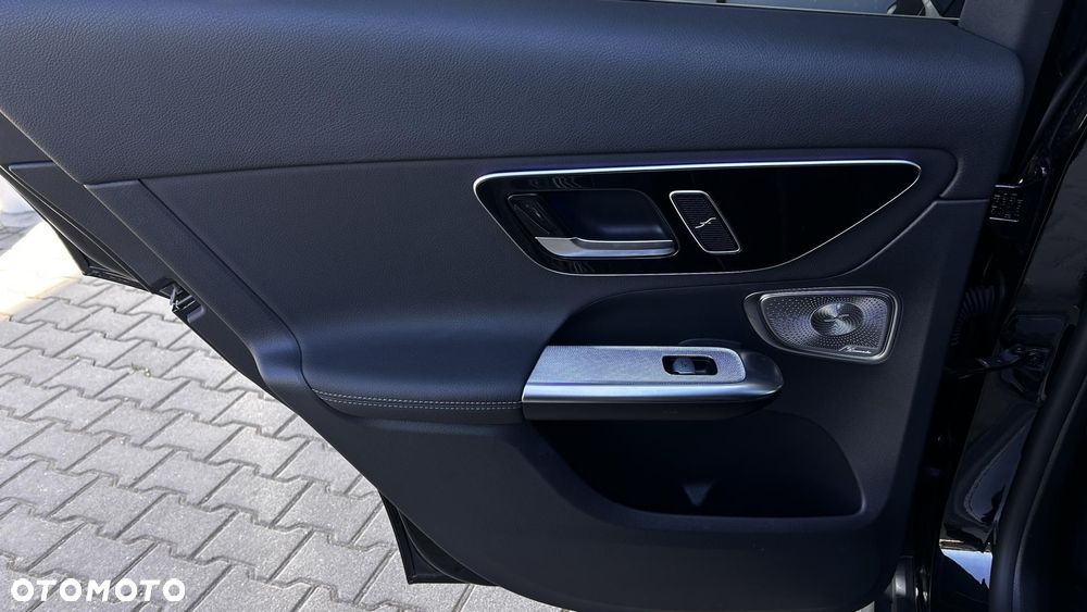 Mercedes-Benz GLC - 27