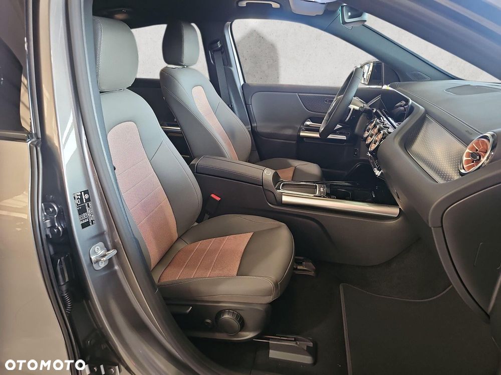 Mercedes-Benz EQA - 15