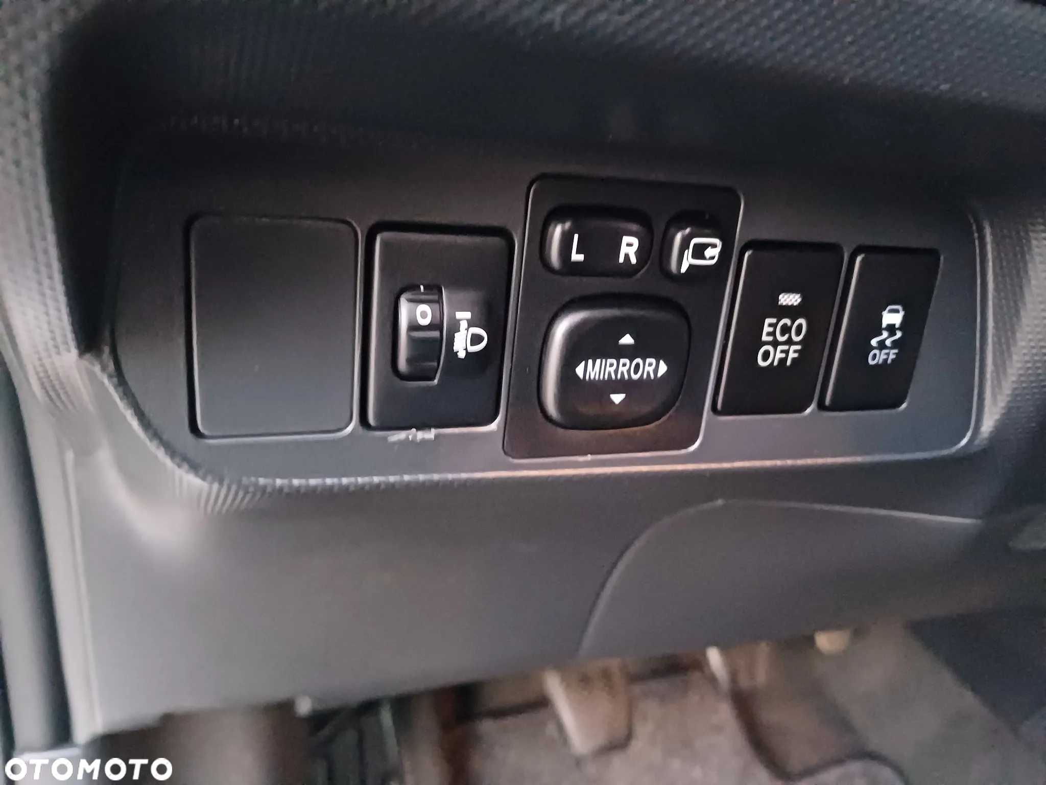 Toyota Auris 1.33 VVT-i Luna - 24