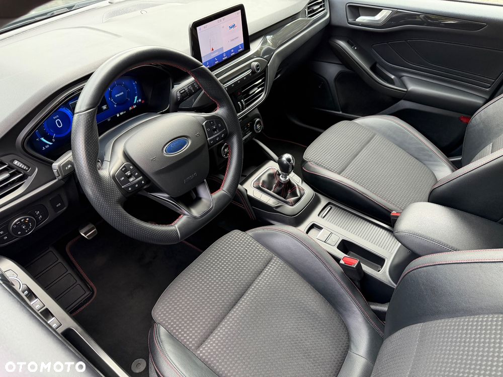 Ford Focus 1.5 EcoBlue Start-Stopp-System ST-LINE - 28