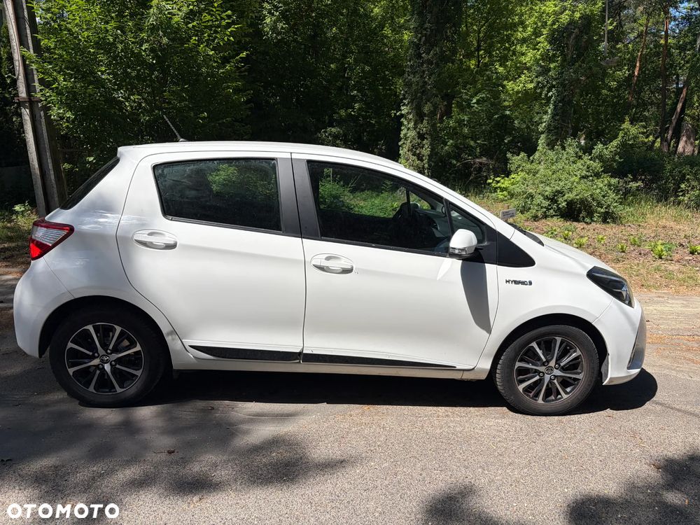 Toyota Yaris Hybrid 100 Active EU6 - 9