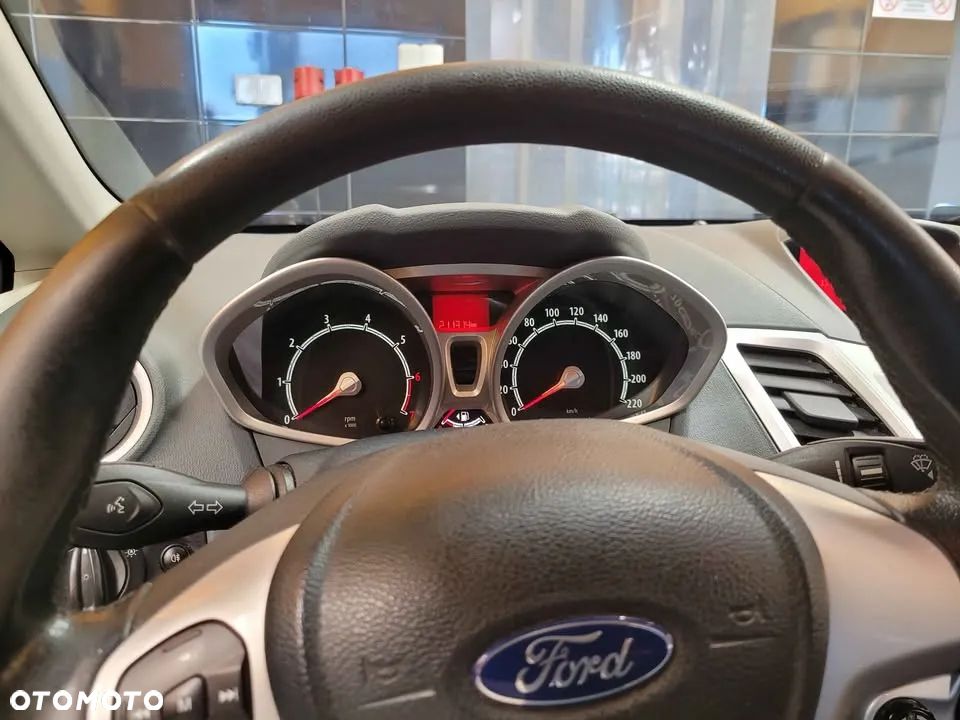 Ford Fiesta 1.4 Ghia - 2