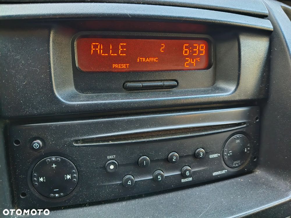 Renault Trafic - 16