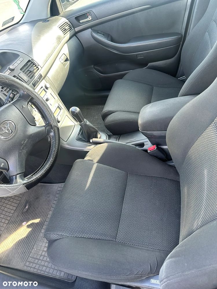 Toyota Avensis 2.0 D-4D Sol - 12