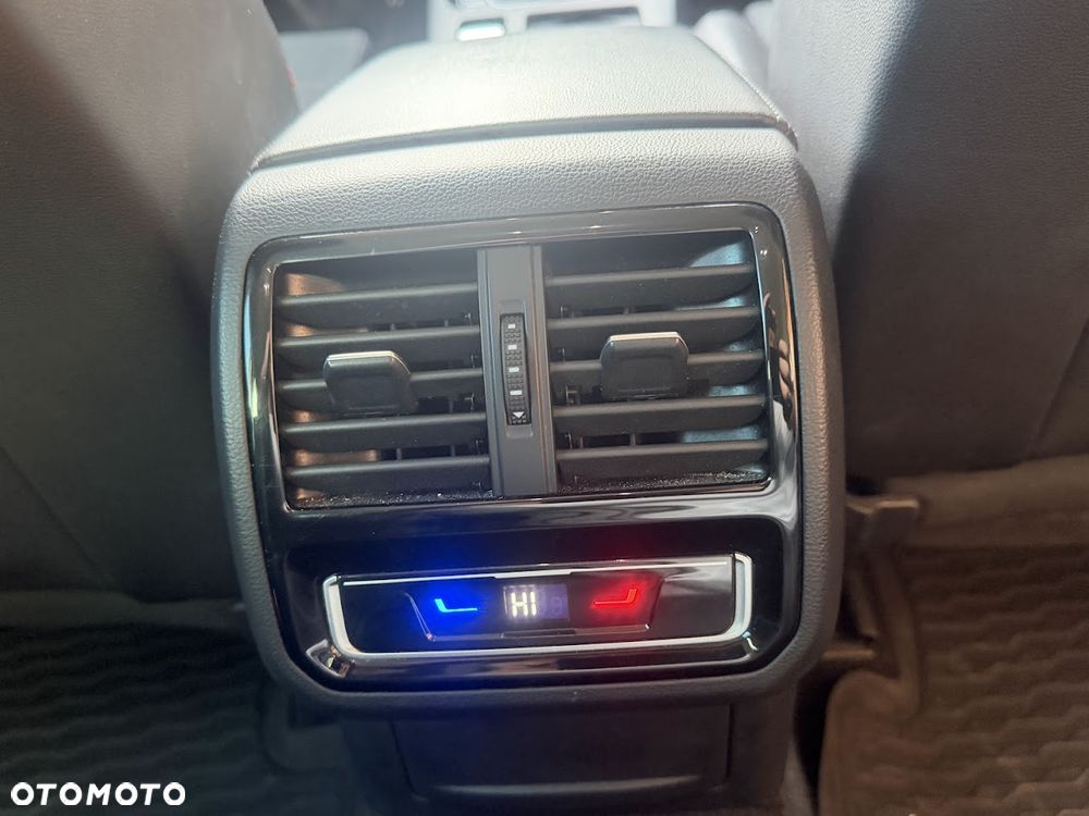 Volkswagen Passat - 17