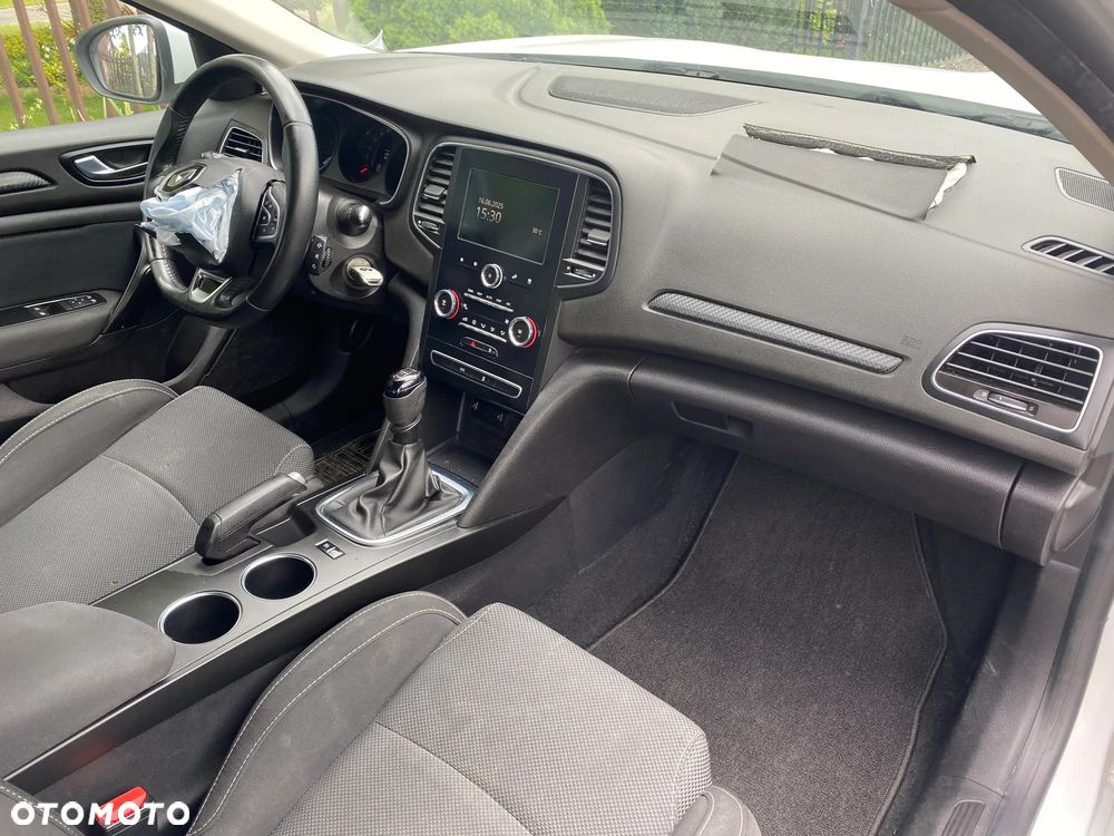 Renault Megane 1.5 Blue dCi Intens - 10