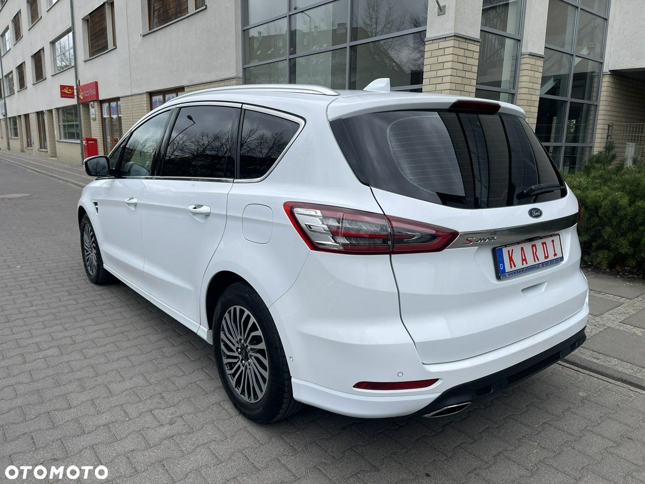Ford S-Max - 9
