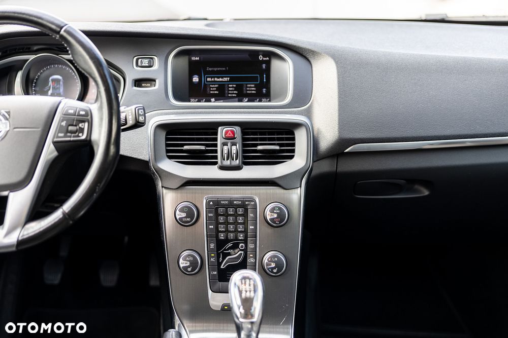Volvo V40 T3 Momentum - 22