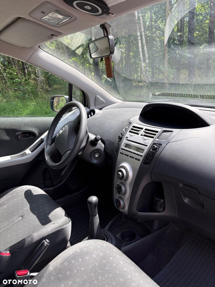 Toyota Yaris 1.3 Luna A/C - 9