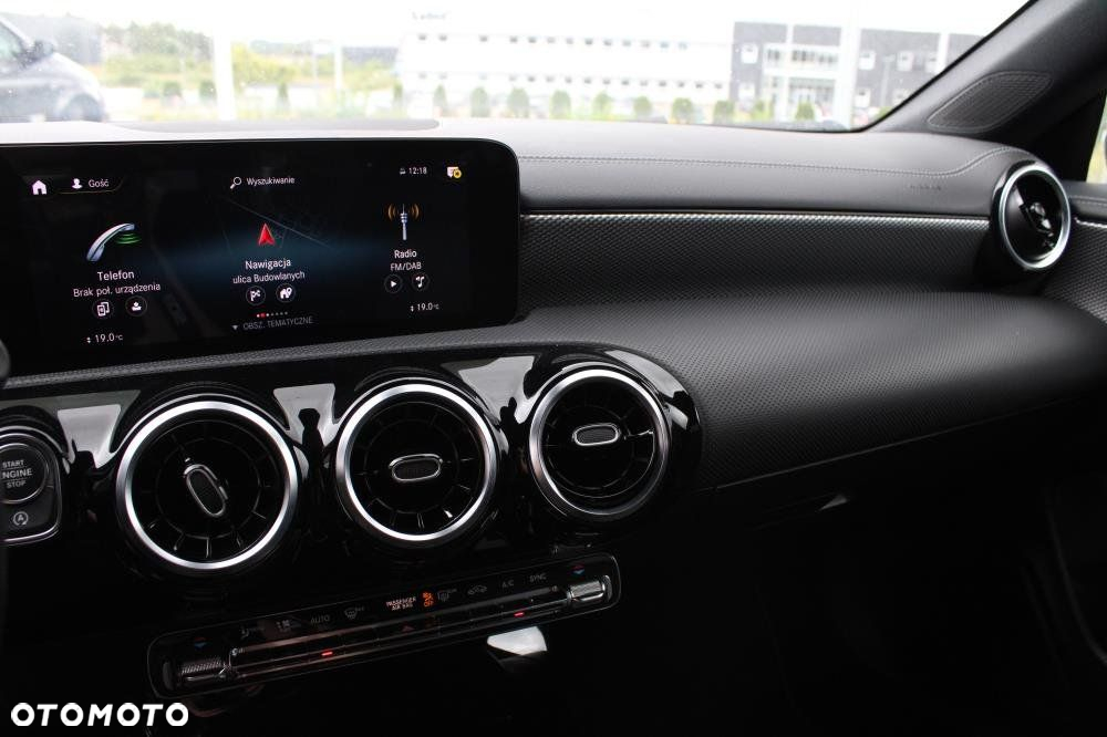 Mercedes-Benz CLA - 21