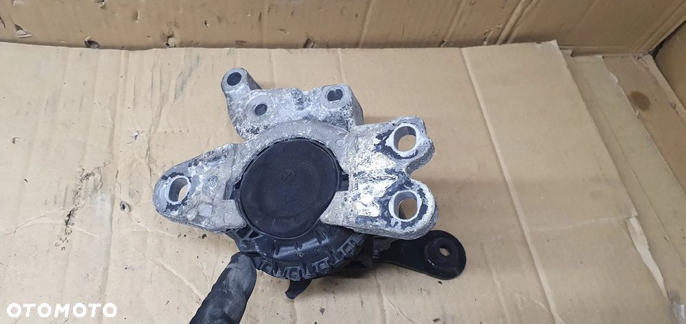 Łapa silnika poduszka Opel Vivaro B Trafic III 1.6 DCI 112101360R - 7