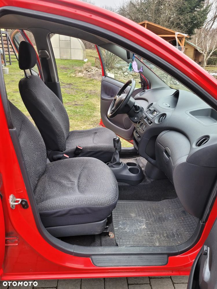 Toyota Yaris 1.0 Base - 8