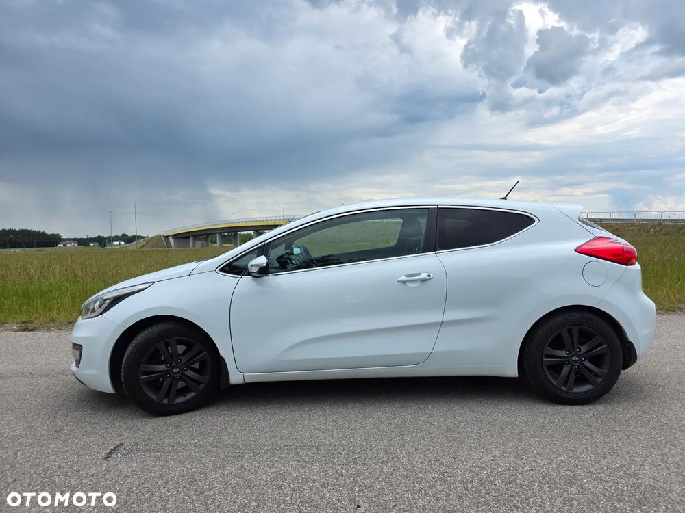 Kia ProCeed 1.4 L - 10