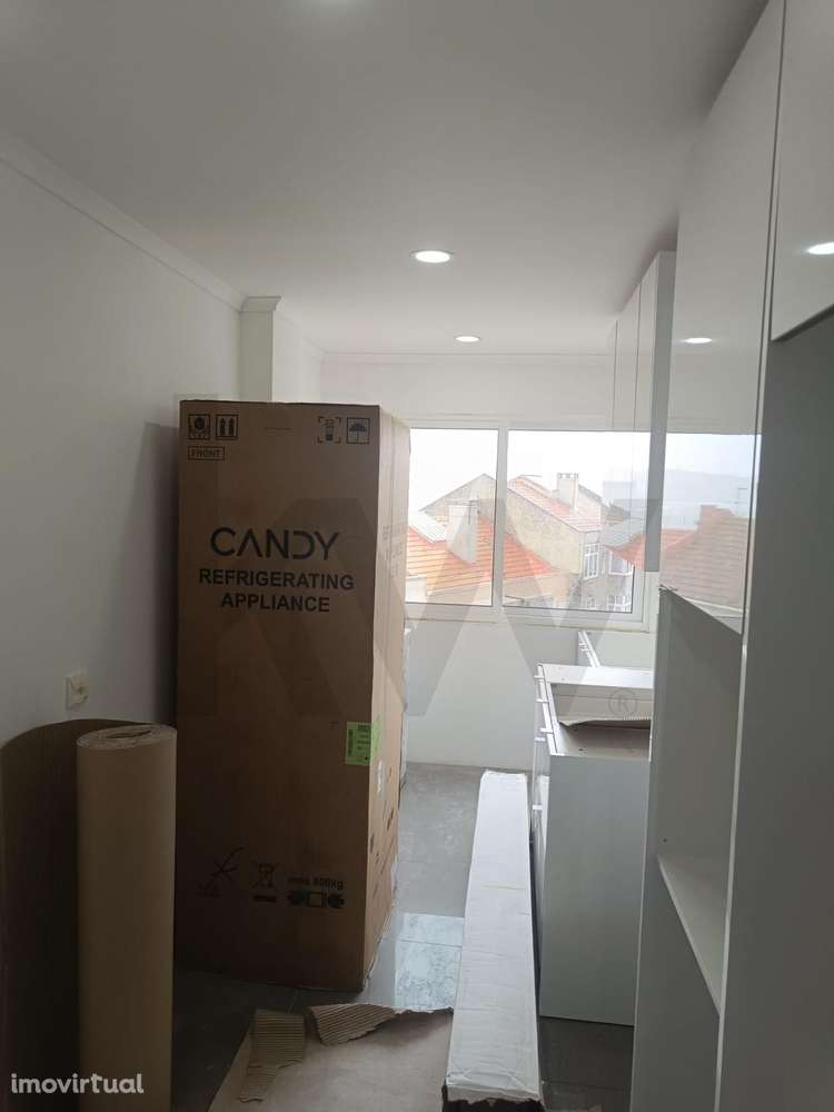 T3 Remodelado com Acabamentos Modernos - Rua Casal de São Vicente- Ama - Grande imagem: 4/10