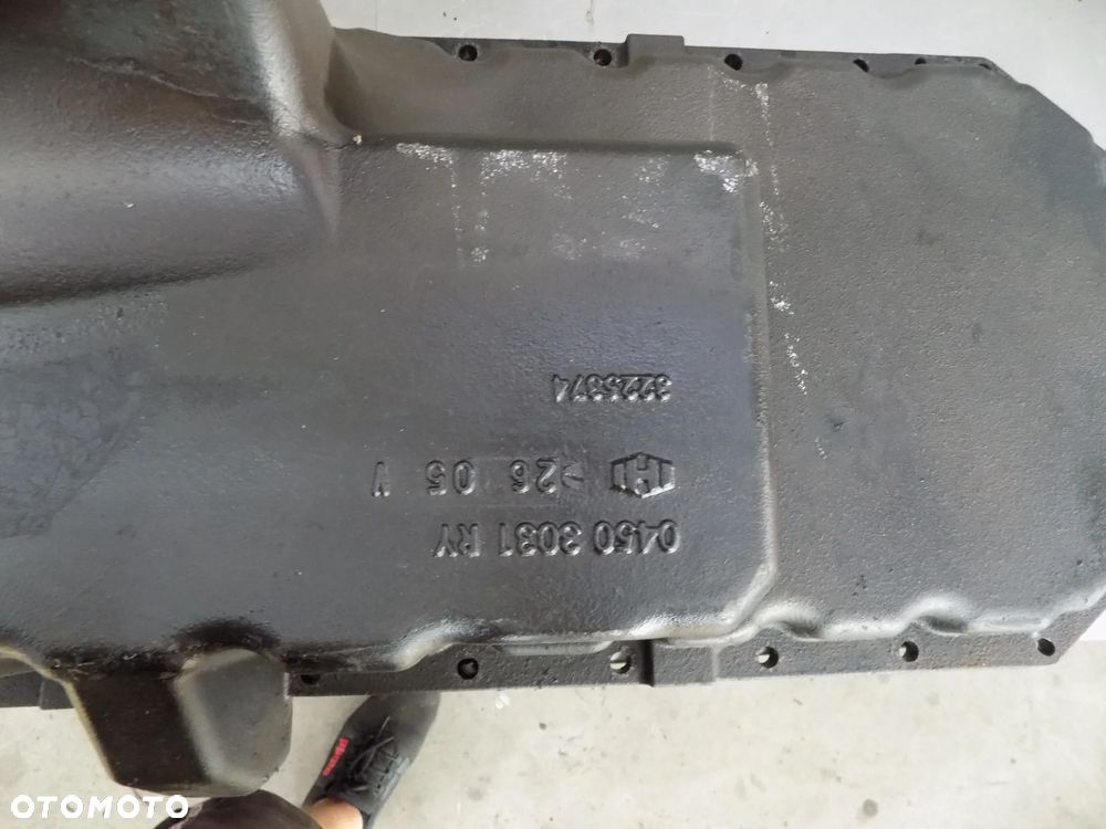 Fendt vario 820 seria 800  700 TCD 2012 L06 4V wał korbowy kolektor łapa wałek rozrzadu korbowód miska olejowa chłodniczka - 7