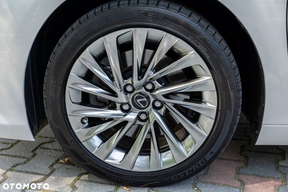Lexus ES 300h Prestige - 16