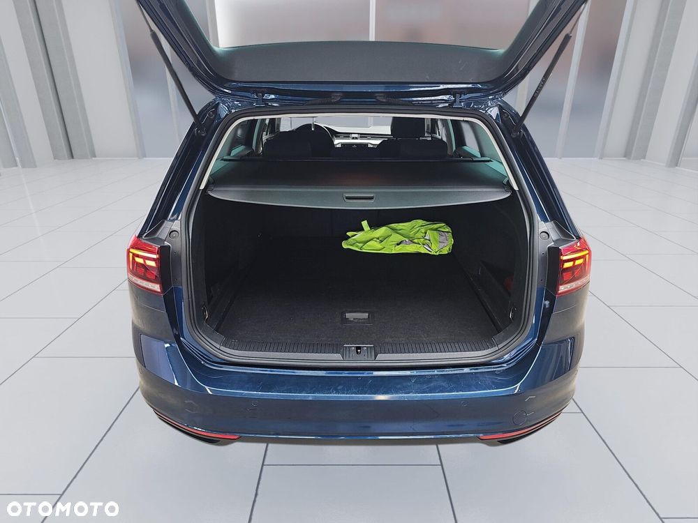 Volkswagen Passat Variant 2.0 TDI EVO Essence DSG - 19