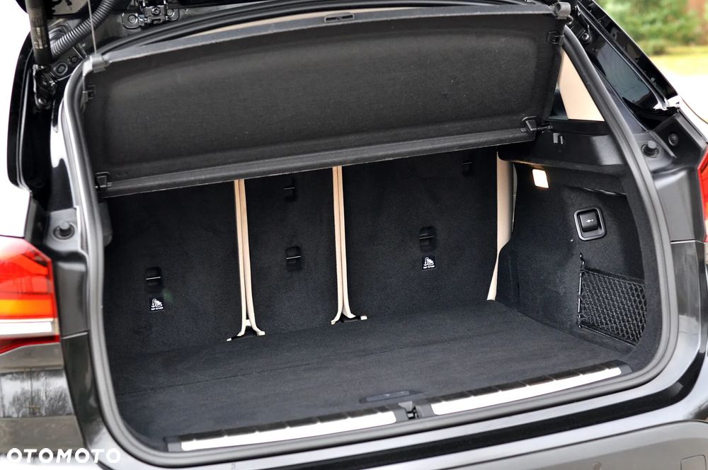 BMW X1 xDrive20d xLine - 18