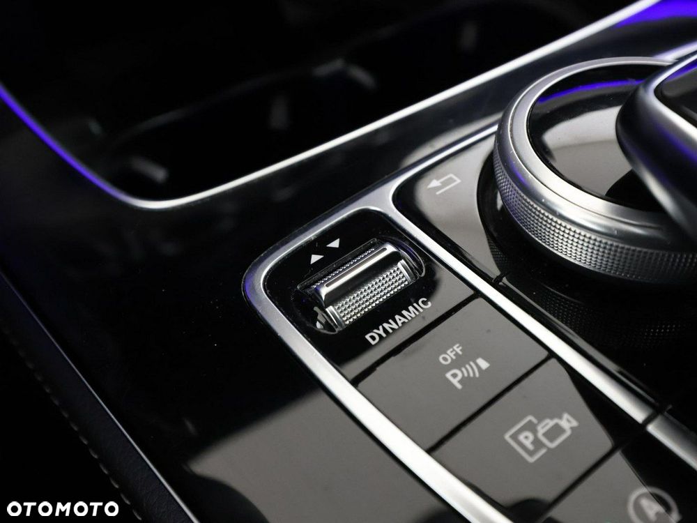 Mercedes-Benz Klasa E 220 d Avantgarde - 33