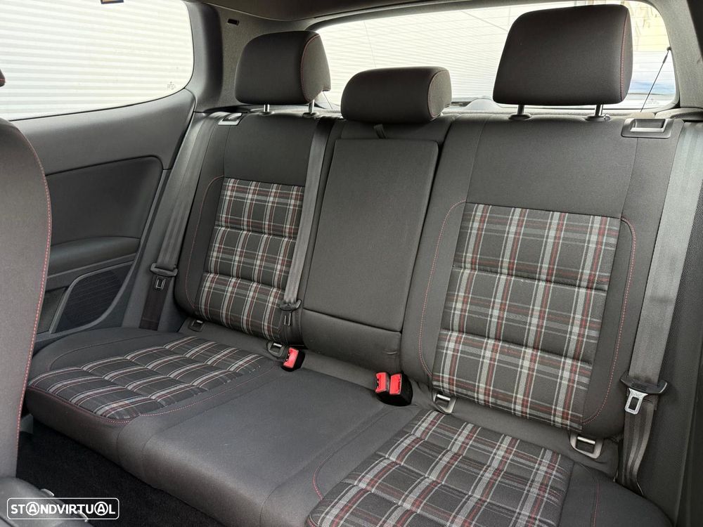 VW Golf - 18