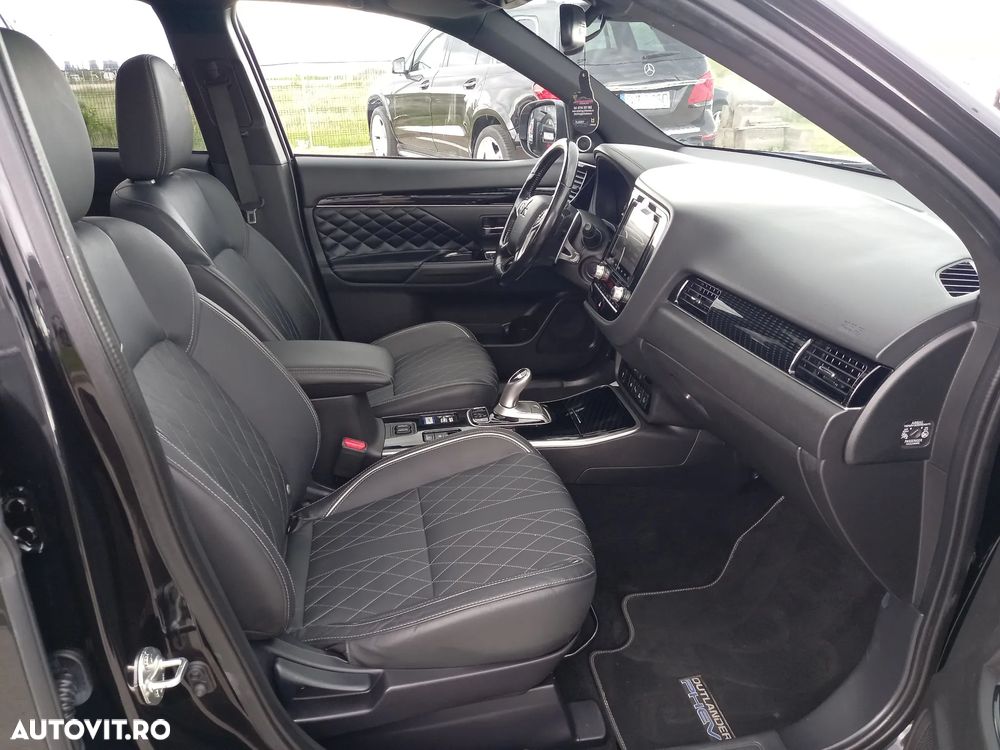 Mitsubishi Outlander 2.4 4WD - 17