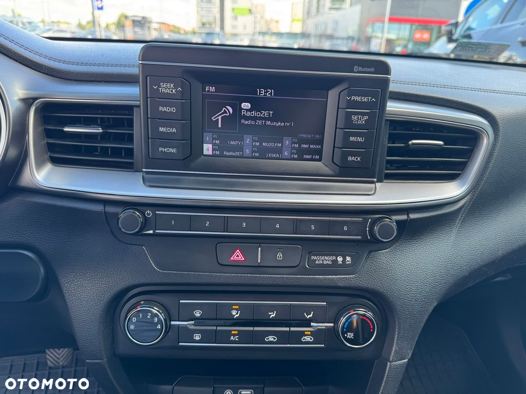 Kia Ceed 1.6 CRDi SCR S - 11