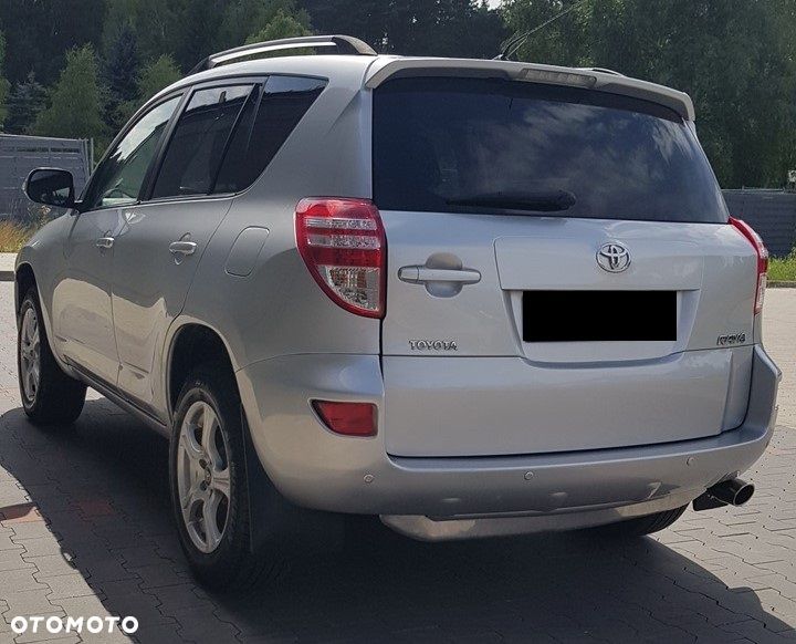 Toyota RAV4 - 10