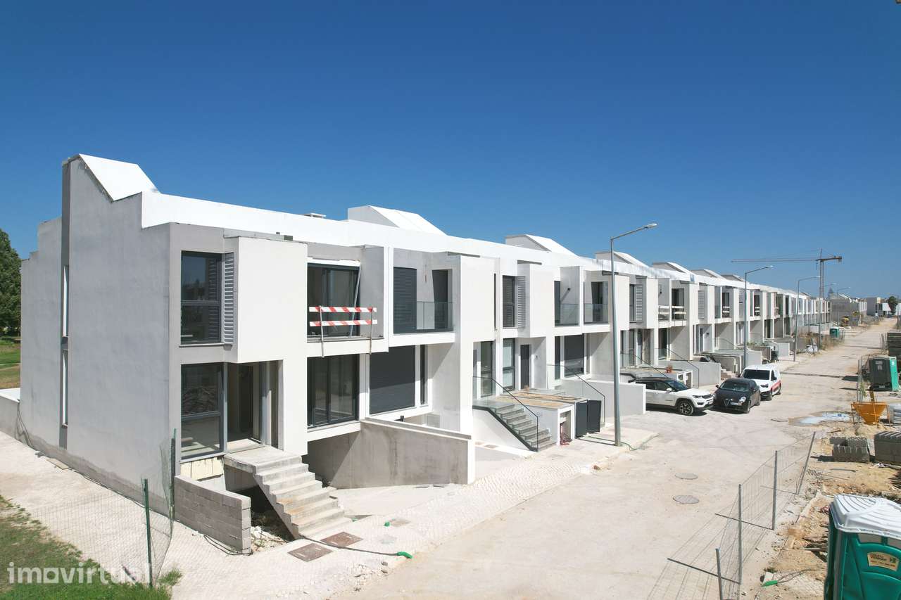 Moradia Banda Tipologia V3+1 com piscina | Terraços de S. Francisco - Grande imagem: 4/27