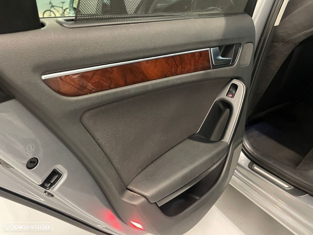 Audi A4 Avant 2.0 TDI exclusive - 29