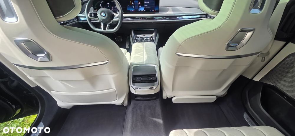 BMW Seria 7 740d xDrive mHEV Individual Edition sport - 16