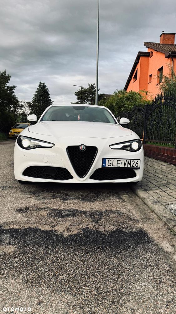 Alfa Romeo Giulia 2.0 Turbo 16V AT8-Q4 Intensa - 13