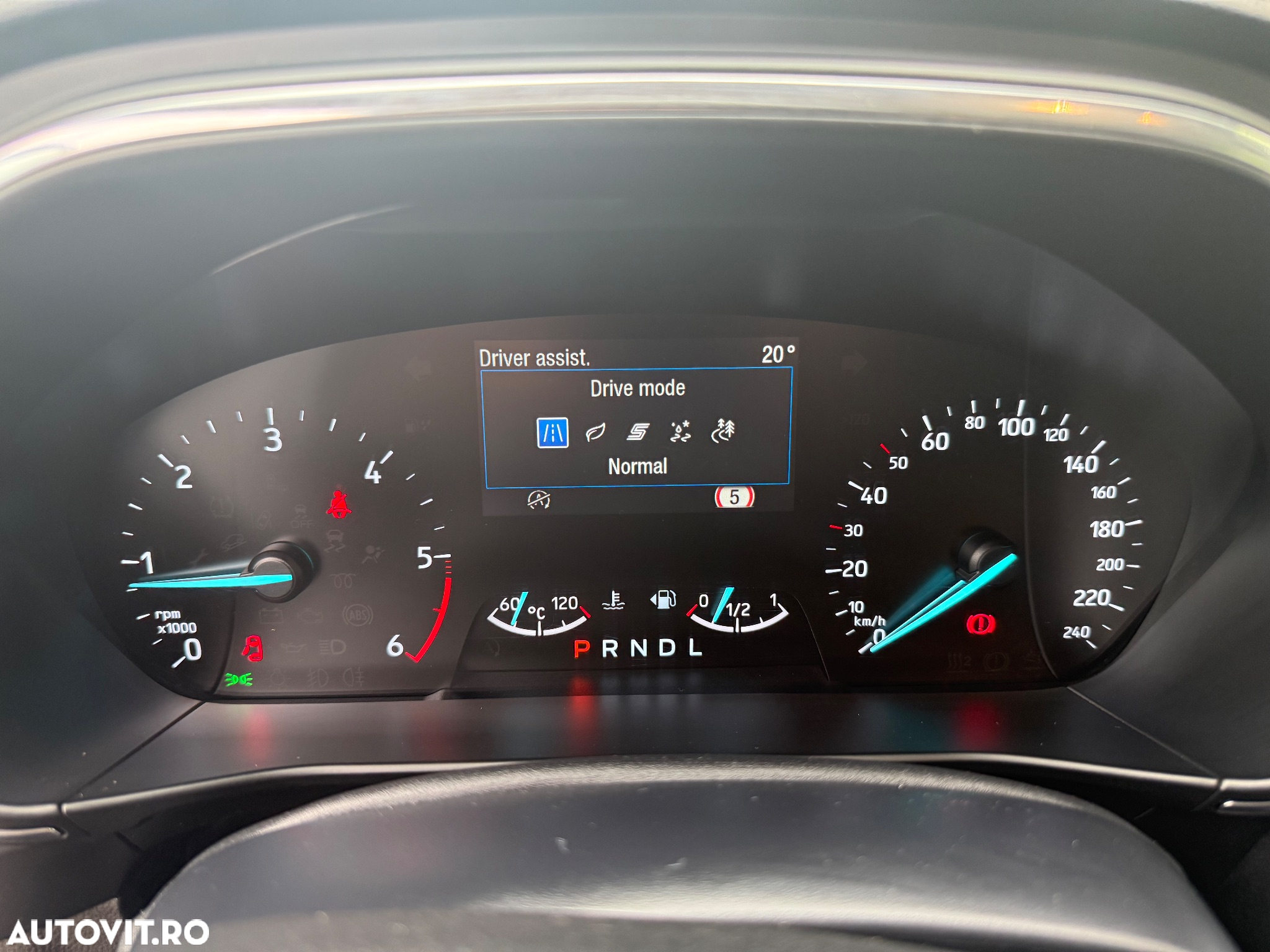 Ford Focus 2.0 EcoBlue Active - 36
